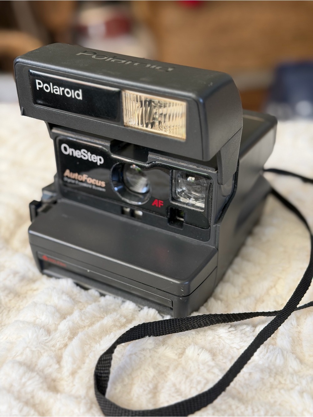 VTG Polaroid OneStep Auto Focus 600 Instant Camara w Flash. WORKS! Film Included